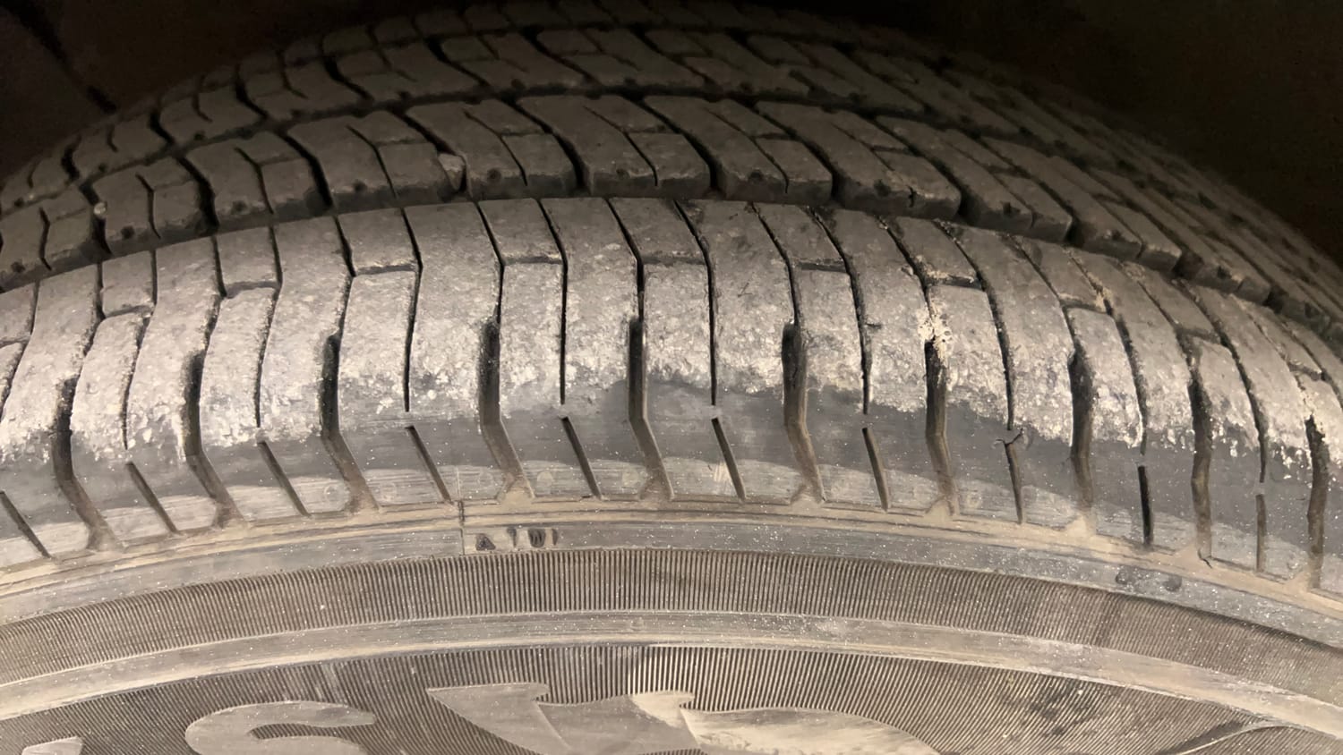 Used 2017 Hyundai Creta SX Plus 1.6  Petrol Petrol Manual tyres LEFT FRONT TYRE TREAD VIEW
