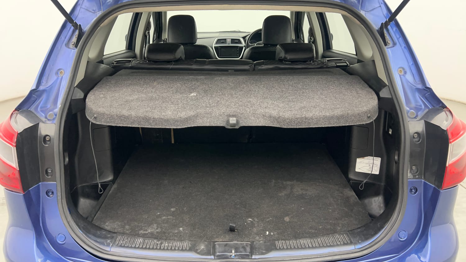 Used 2016 Maruti Suzuki S-Cross Zeta 1.3 Diesel Manual interior DICKY INSIDE VIEW