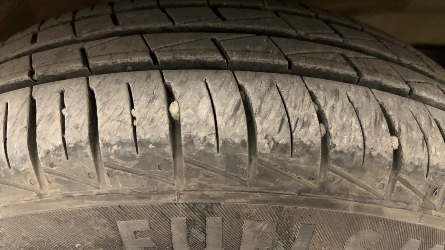 Used 2024 Maruti Suzuki S-Presso VXi (O) AMT Petrol Automatic tyres RIGHT FRONT TYRE TREAD VIEW