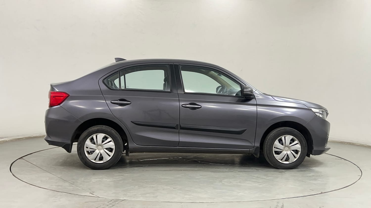 Used 2018 Honda Amaze 1.2 S CVT Petrol Petrol Automatic exterior RIGHT SIDE VIEW