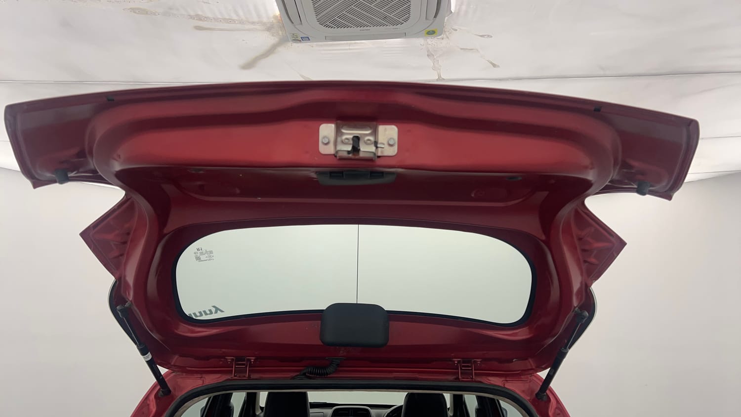 Used 2018 Renault Kwid 1.0 RXL Petrol Manual interior DICKY DOOR OPEN VIEW