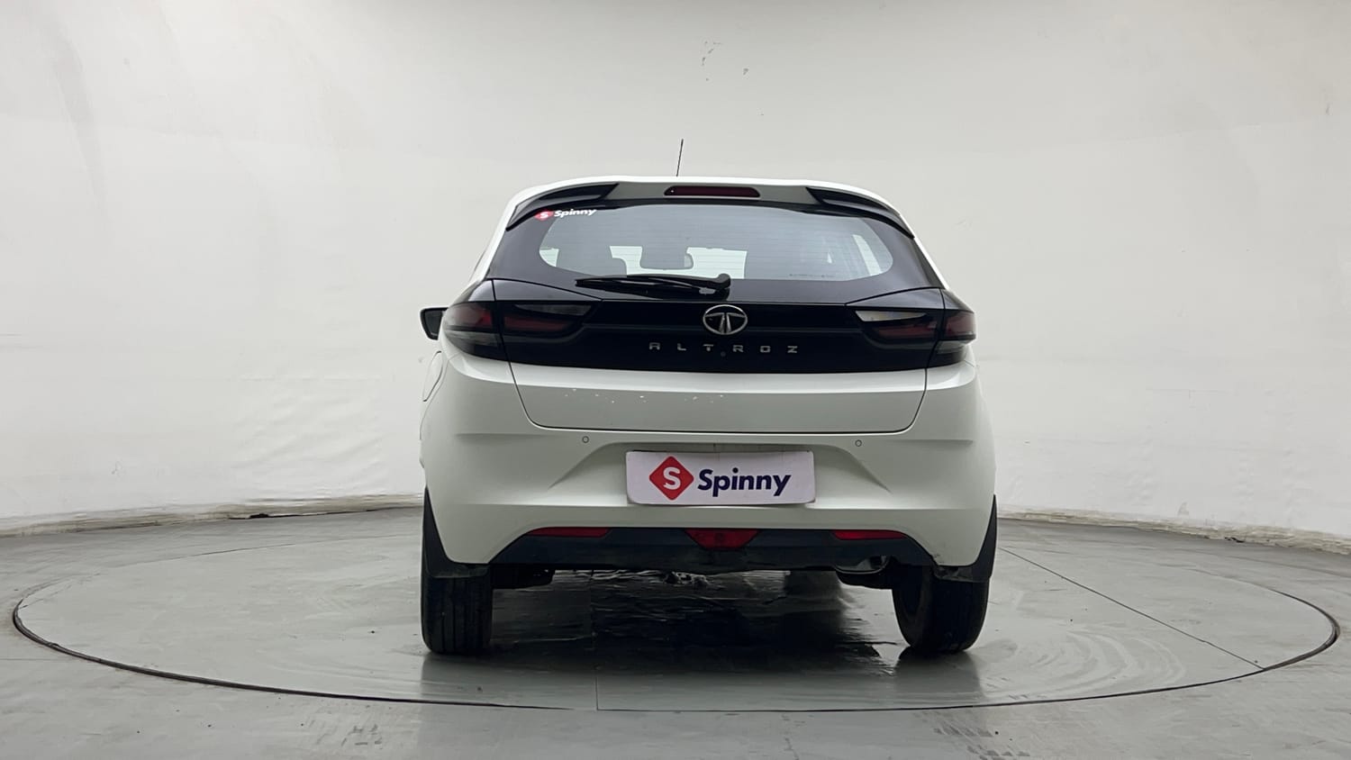 Used 2020 Tata Altroz XZ Petrol Petrol Manual exterior BACK VIEW