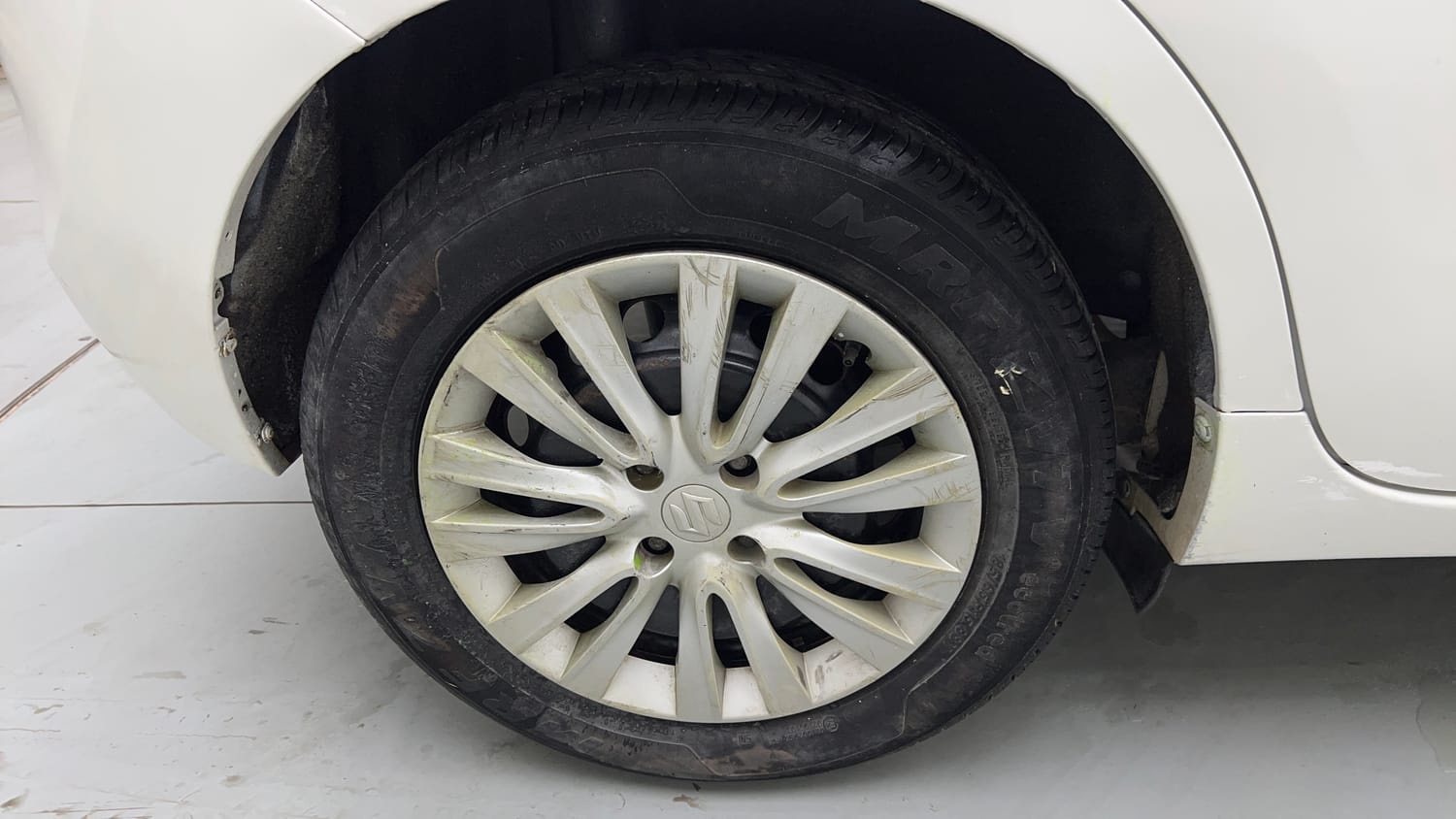 Used 2021 Maruti Suzuki Baleno Delta Petrol+CNG (Outside Fitted) Cng Manual tyres RIGHT REAR TYRE RIM VIEW