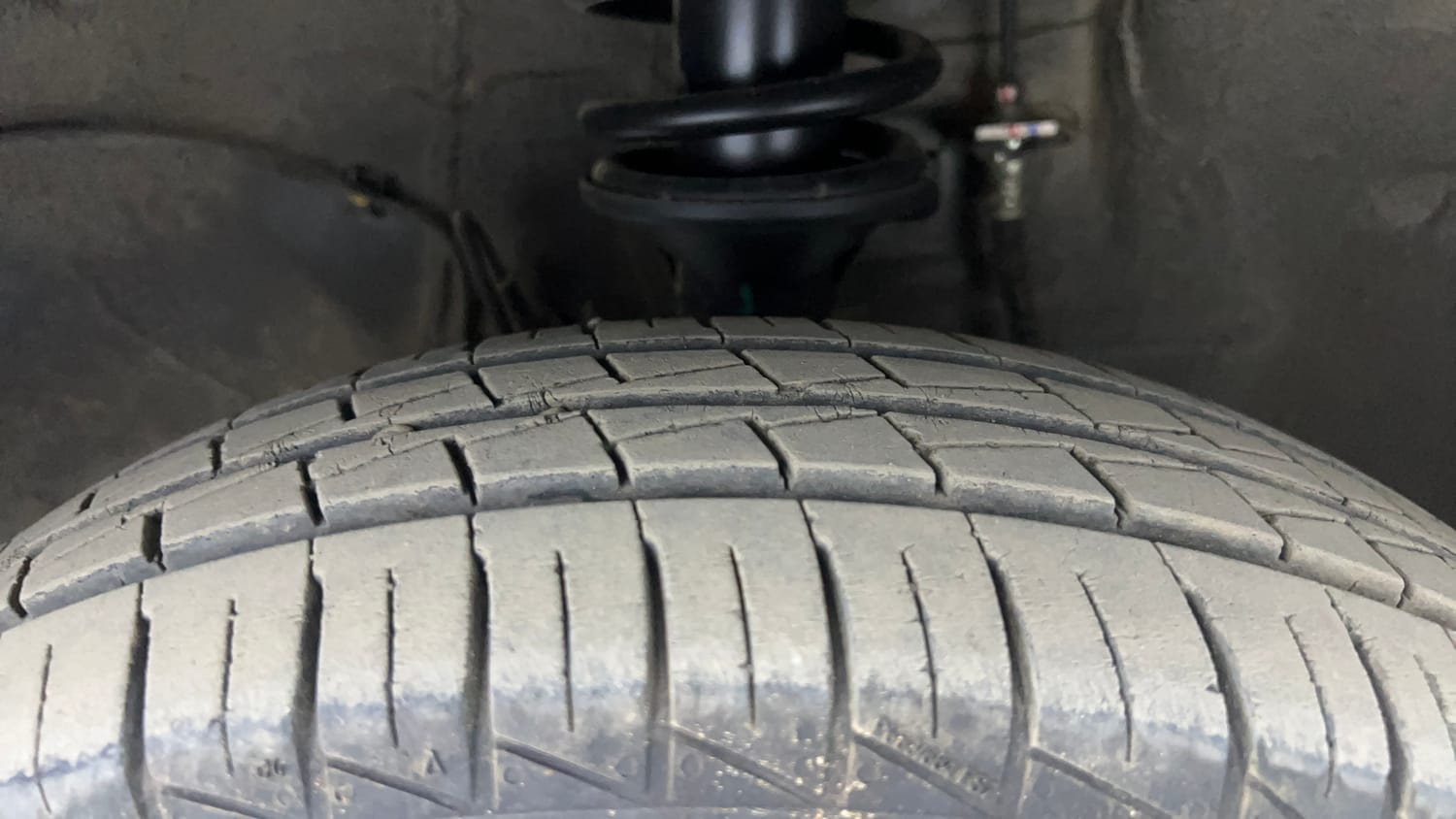 Used 2022 Maruti Suzuki Alto 800 LXi Petrol Manual tyres LEFT FRONT TYRE TREAD VIEW
