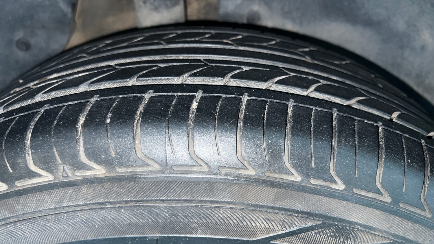 Used 2015 Hyundai Creta 1.6 SX Plus Petrol Petrol Manual tyres RIGHT REAR TYRE TREAD VIEW