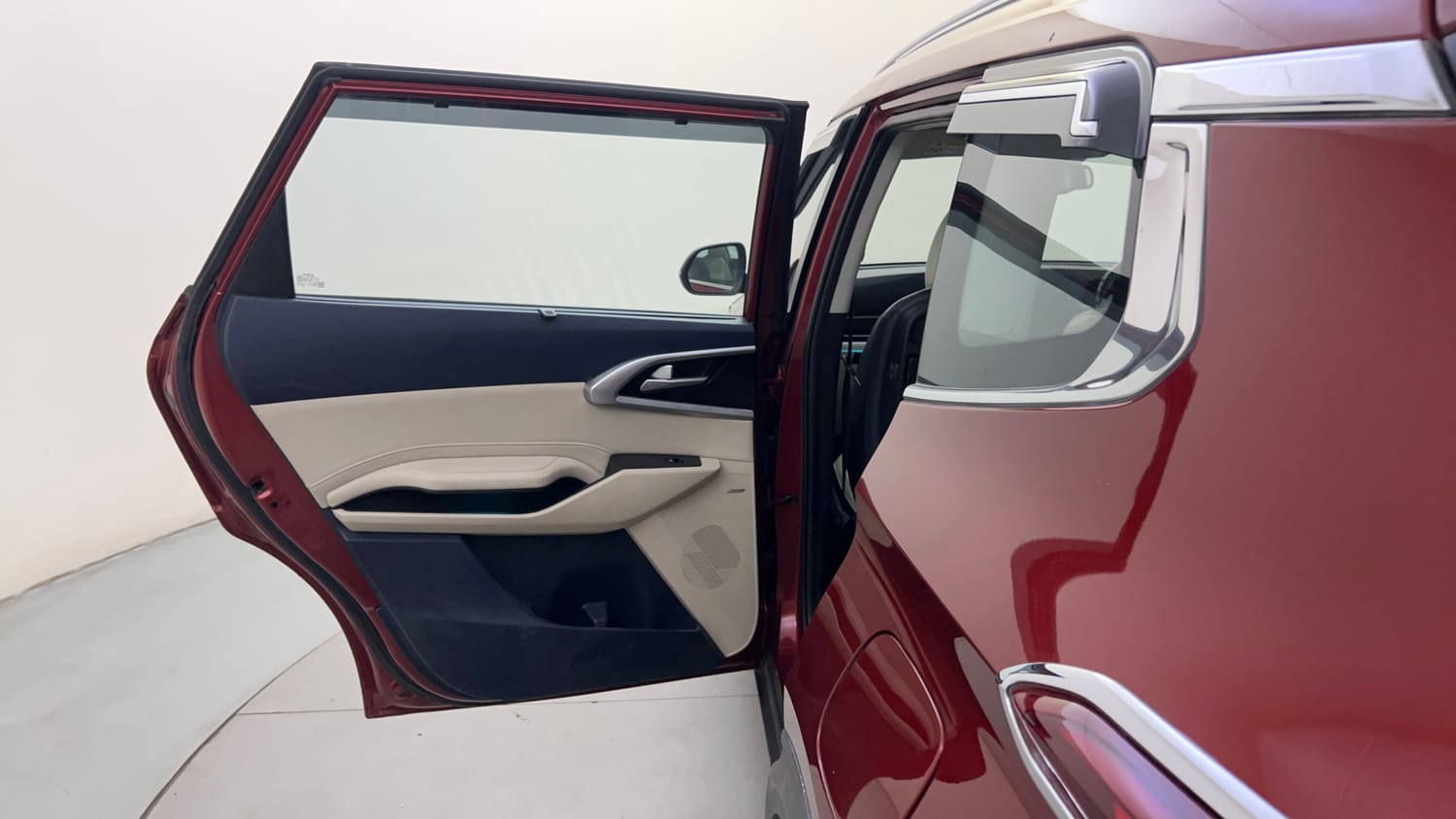 Used 2022 Kia Carens Luxury Plus 1.5 Diesel 6 STR Diesel Automatic interior LEFT REAR DOOR OPEN VIEW