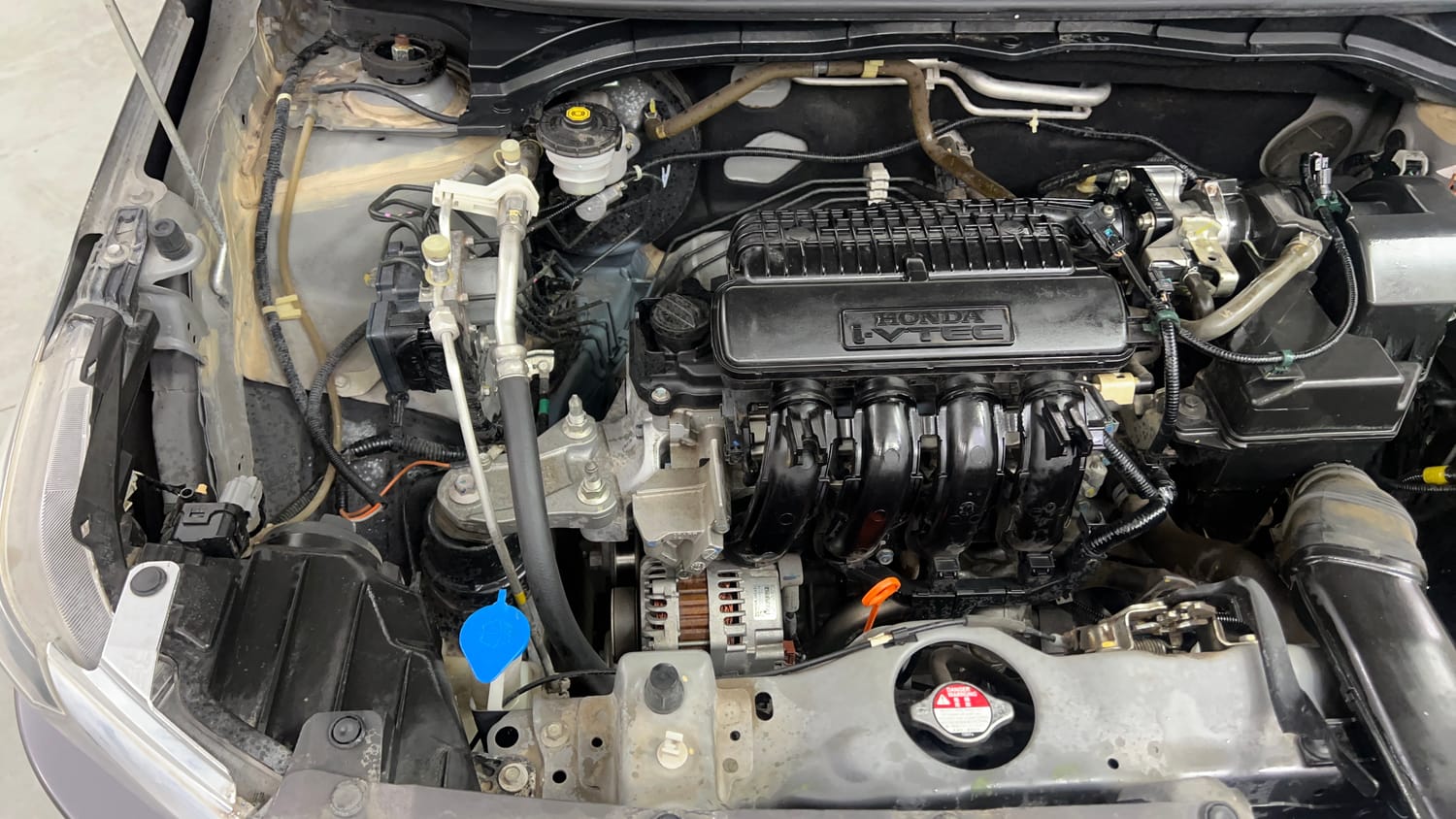 Used 2018 Honda Amaze 1.2 S CVT Petrol Petrol Automatic engine ENGINE RIGHT SIDE VIEW