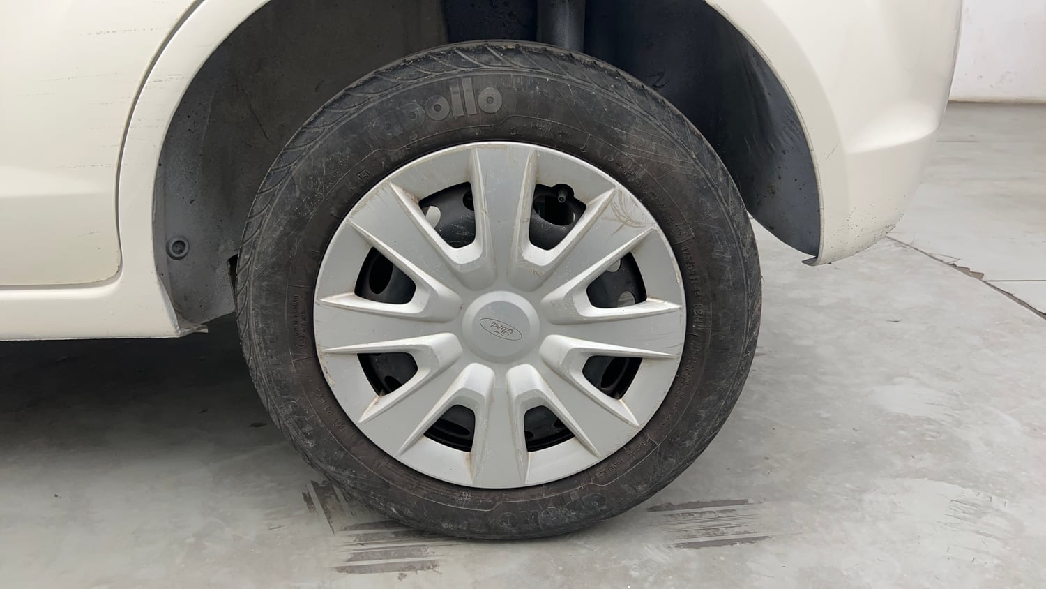 Used 2015 Ford Figo Duratec Petrol ZXI 1.2 Petrol Manual tyres LEFT REAR TYRE RIM VIEW
