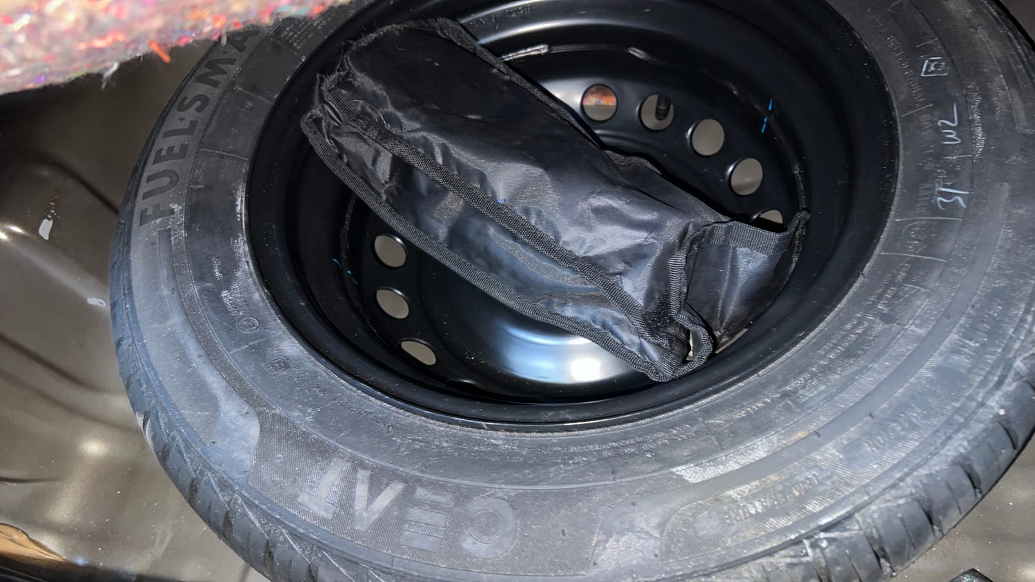 Used 2020 Renault Kwid RXT Petrol Manual tyres SPARE TYRE VIEW