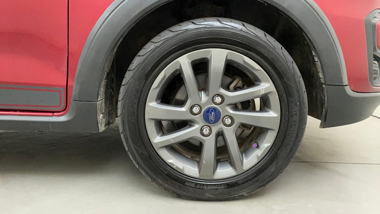 Used 2019 Ford Freestyle Titanium 1.2 Ti-VCT Petrol Manual tyres RIGHT FRONT TYRE RIM VIEW