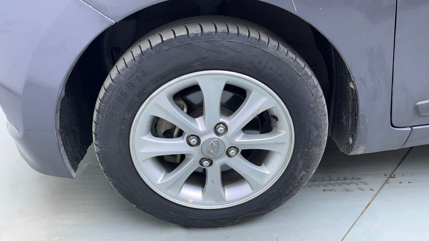 Used 2016 Hyundai Grand i10 Asta AT 1.2 Kappa VTVT Petrol Automatic tyres LEFT FRONT TYRE RIM VIEW