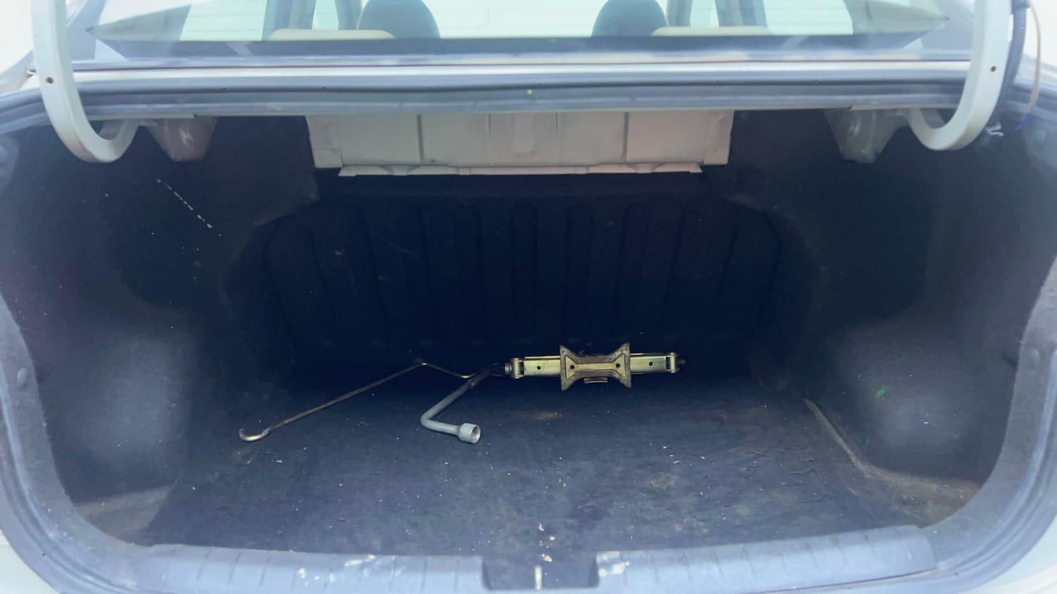 Used 2015 Hyundai Xcent S 1.2 (O) Petrol Manual interior DICKY INSIDE VIEW