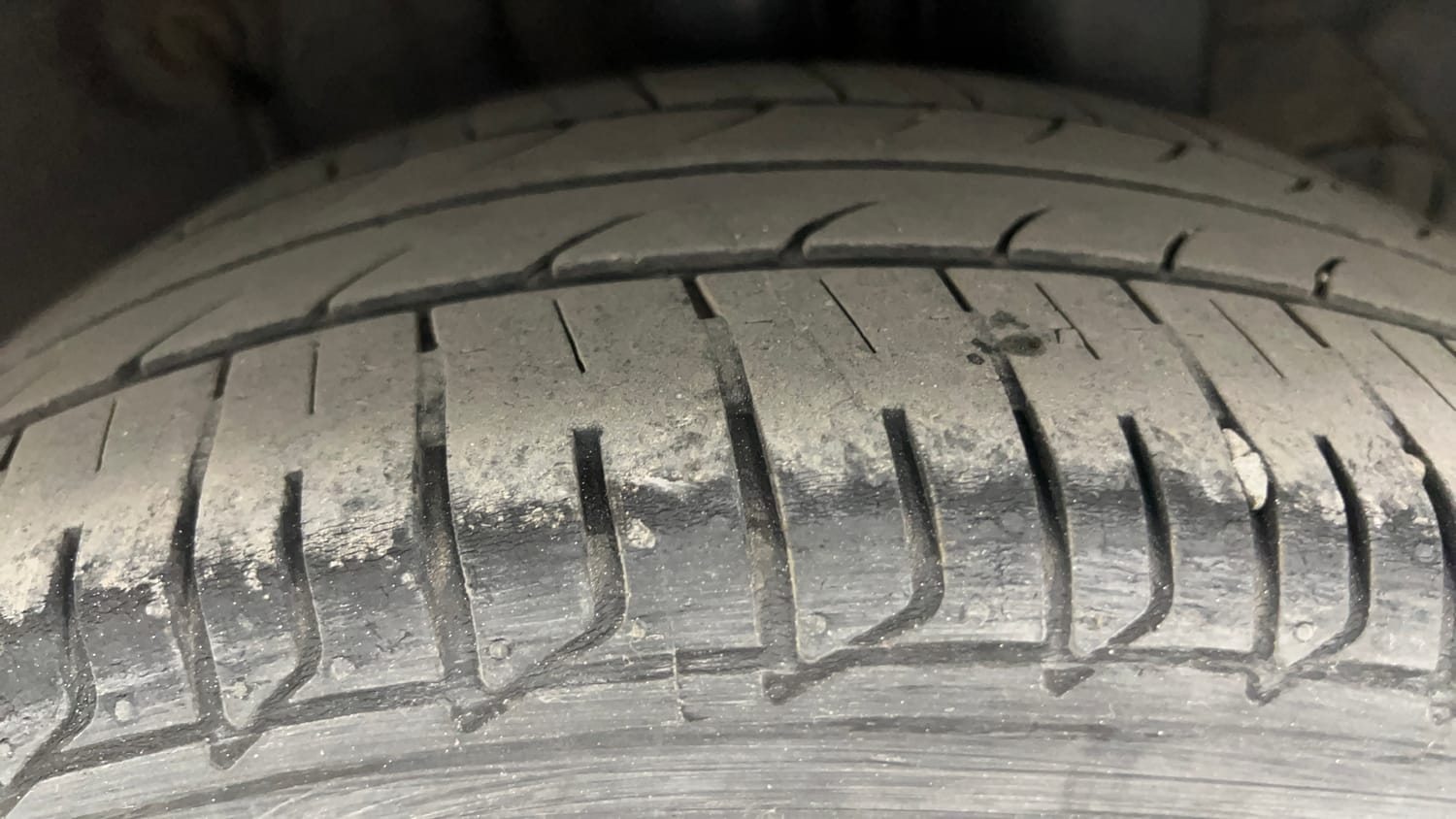Used 2015 Hyundai Elite i20 Asta 1.2 Petrol Manual tyres LEFT REAR TYRE TREAD VIEW