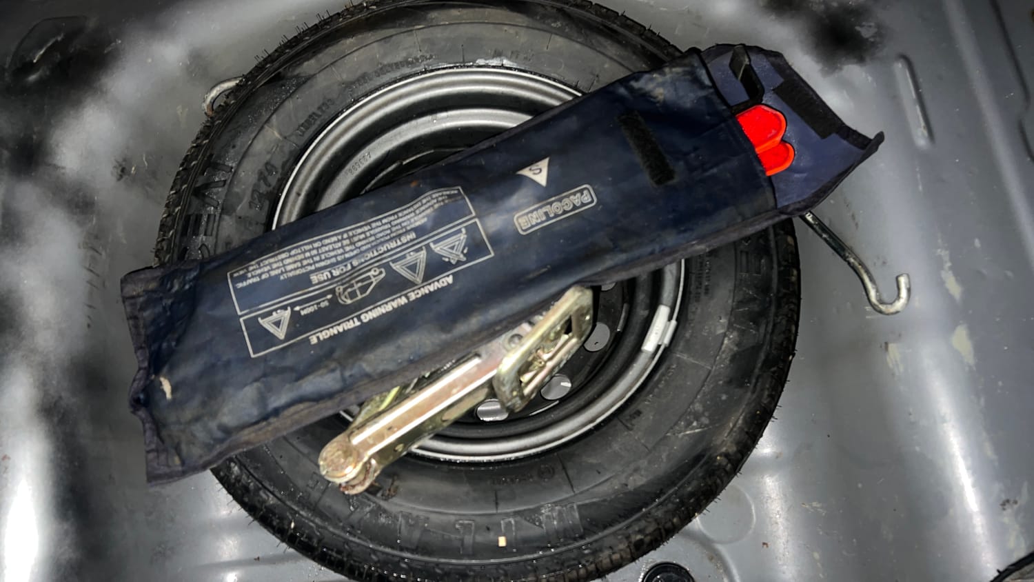 Used 2017 Hyundai Eon Era + Petrol Manual tyres SPARE TYRE VIEW