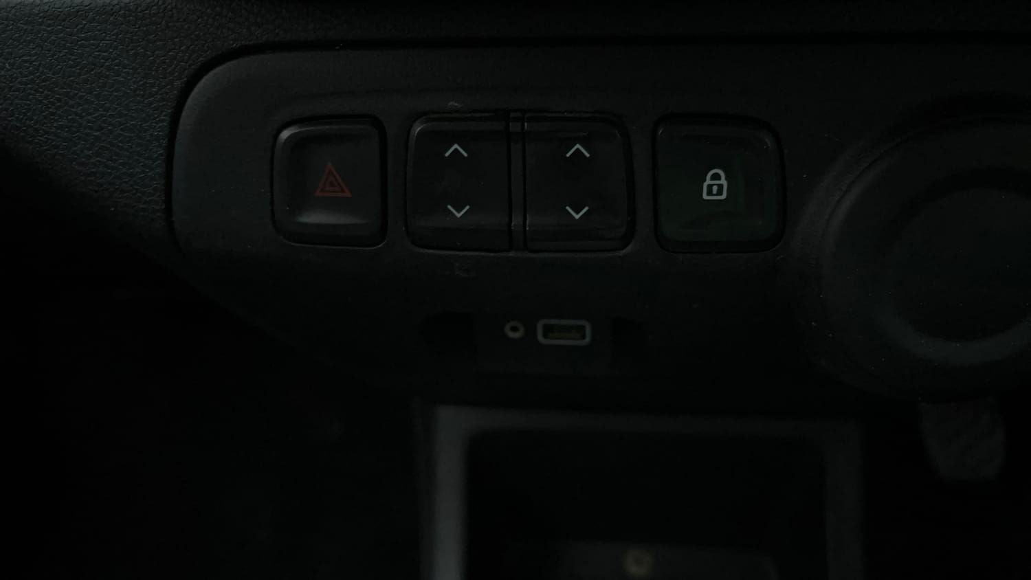 Used 2019 Renault Kwid RXT (O) 1.0 SCE Edition Petrol Manual top_features Power windows