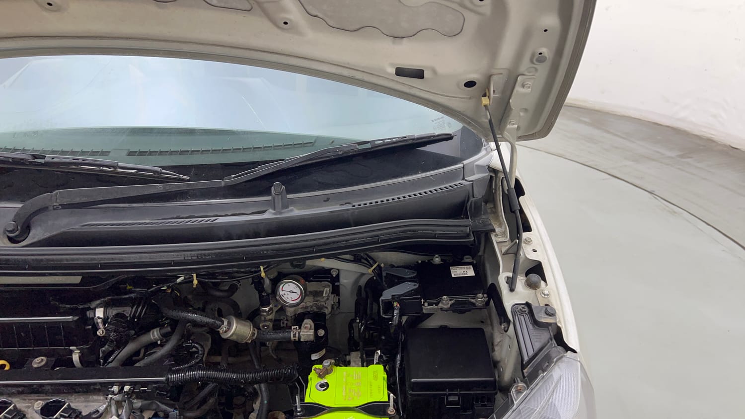 Used 2020 Maruti Suzuki Wagon R LXi 1.0 CNG Cng Manual engine ENGINE LEFT SIDE HINGE & APRON VIEW