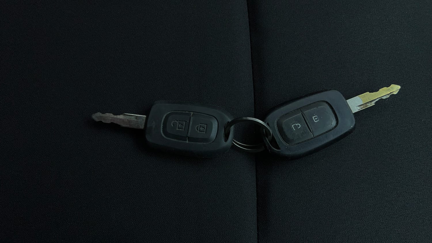 Used 2019 Renault Kwid RXT (O) 1.0 SCE Edition Petrol Manual extra CAR KEY VIEW