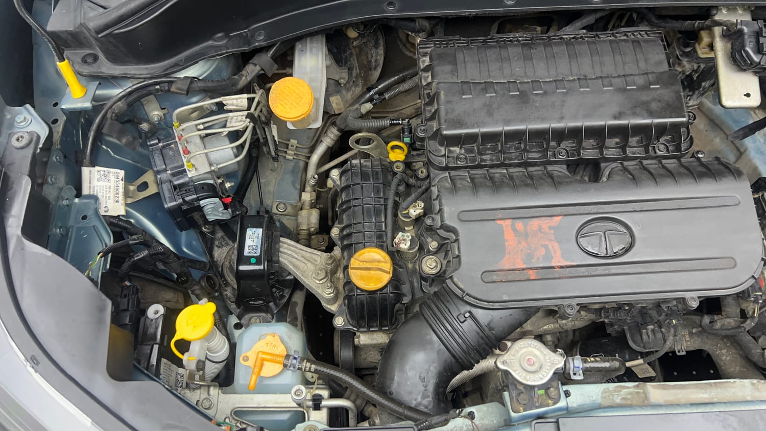 Used 2022 Tata Punch Adventure MT Petrol Manual engine ENGINE RIGHT SIDE VIEW