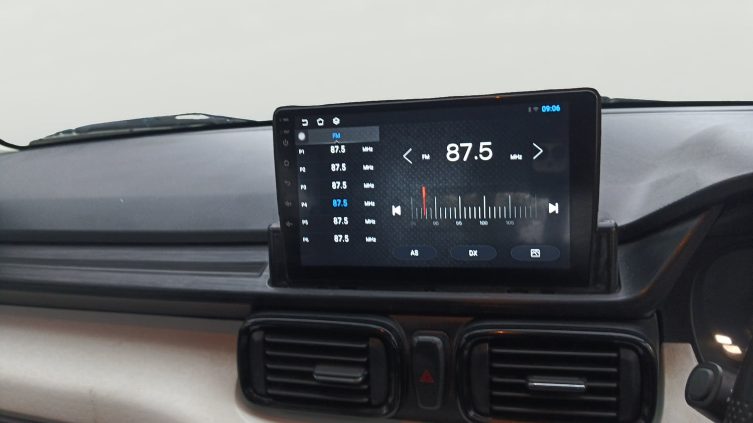 Used 2024 Tata Punch Pure iCNG Cng Manual interior MUSIC SYSTEM & AC CONTROL VIEW