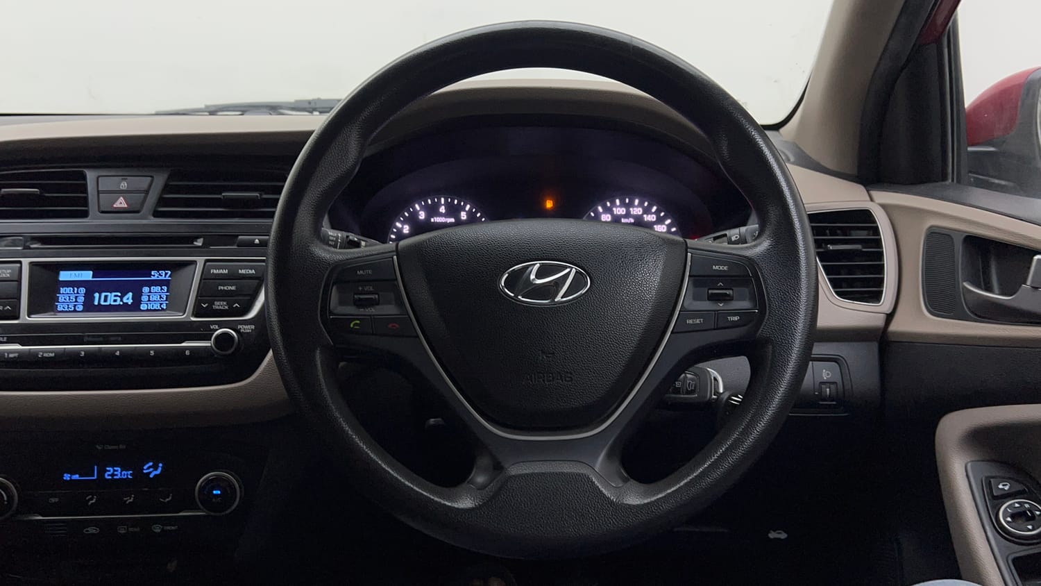Used 2015 Hyundai Elite i20 Sportz 1.2 Petrol Manual interior STEERING VIEW