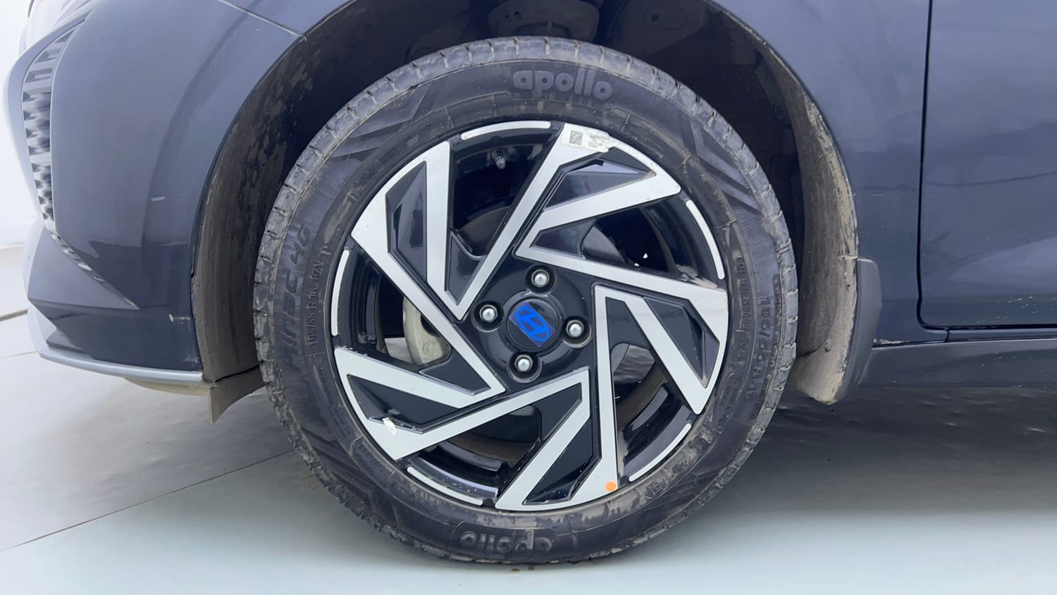 Used 2024 Hyundai New i20 Asta (O) 1.2 IVT Petrol Automatic tyres LEFT FRONT TYRE RIM VIEW