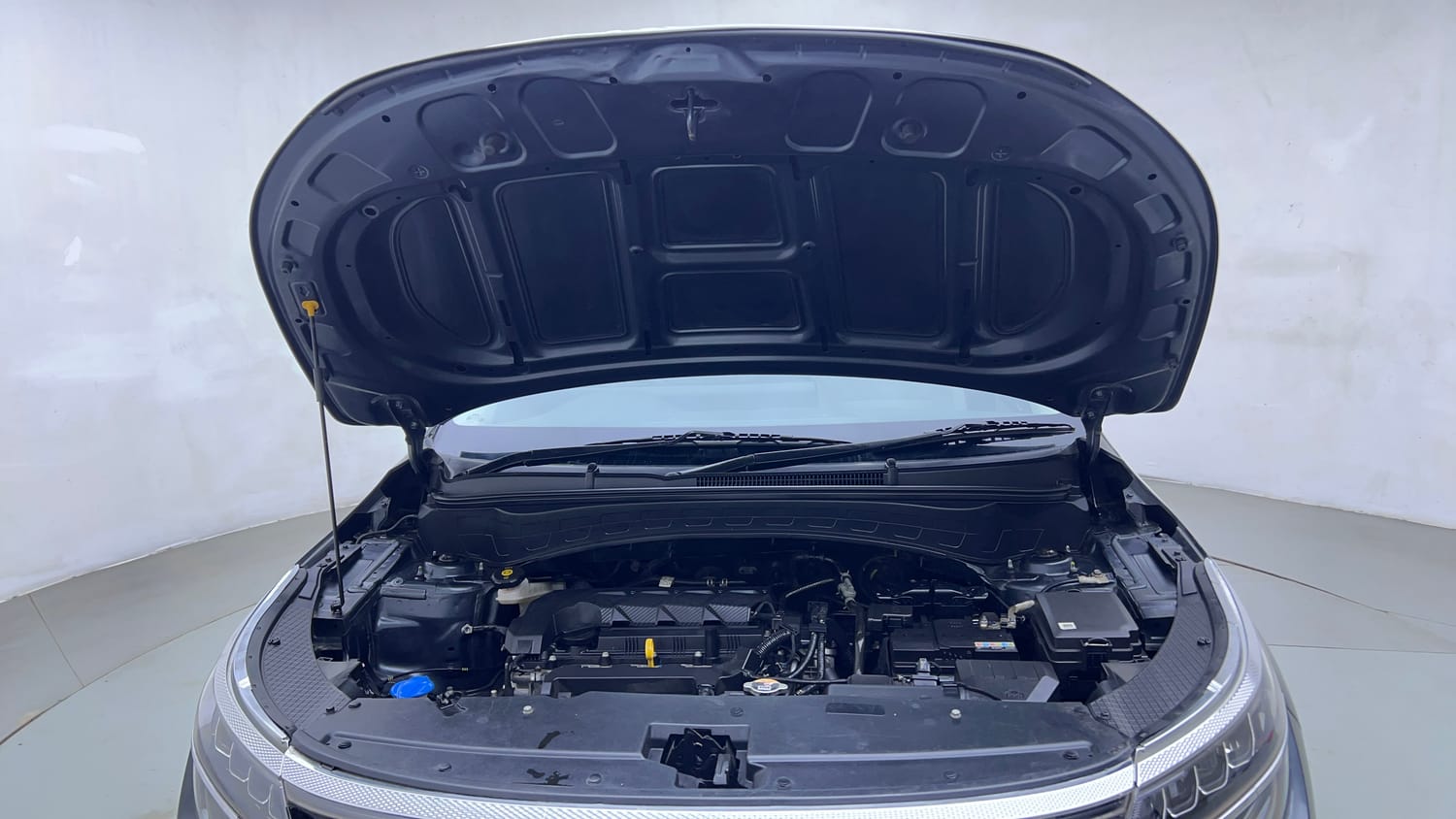 Used 2022 kia Seltos HTX 1.5 IVT Petrol Automatic engine ENGINE & BONNET OPEN FRONT VIEW