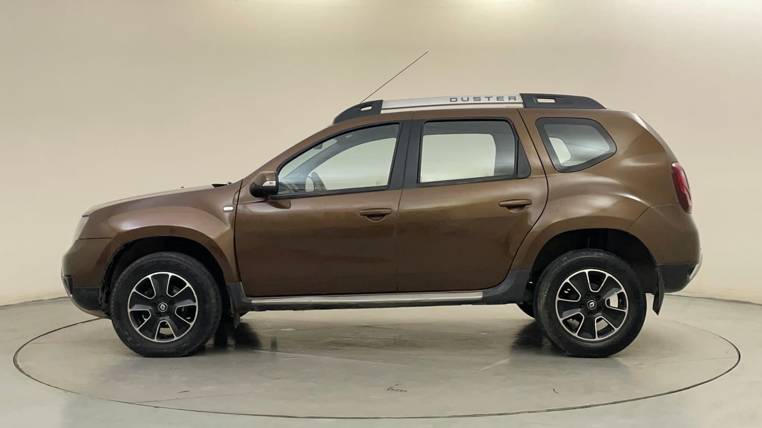 Used 2016 Renault Duster 110 PS RXZ 4X2 MT Diesel Diesel Manual exterior LEFT SIDE VIEW
