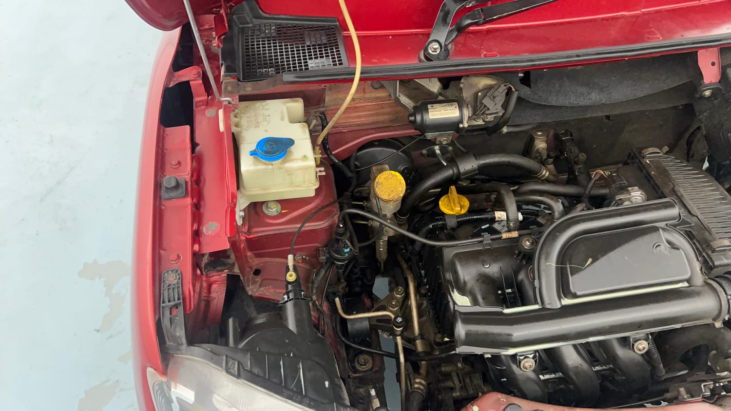 Used 2018 Renault Kwid 1.0 RXL Petrol Manual engine ENGINE RIGHT SIDE VIEW