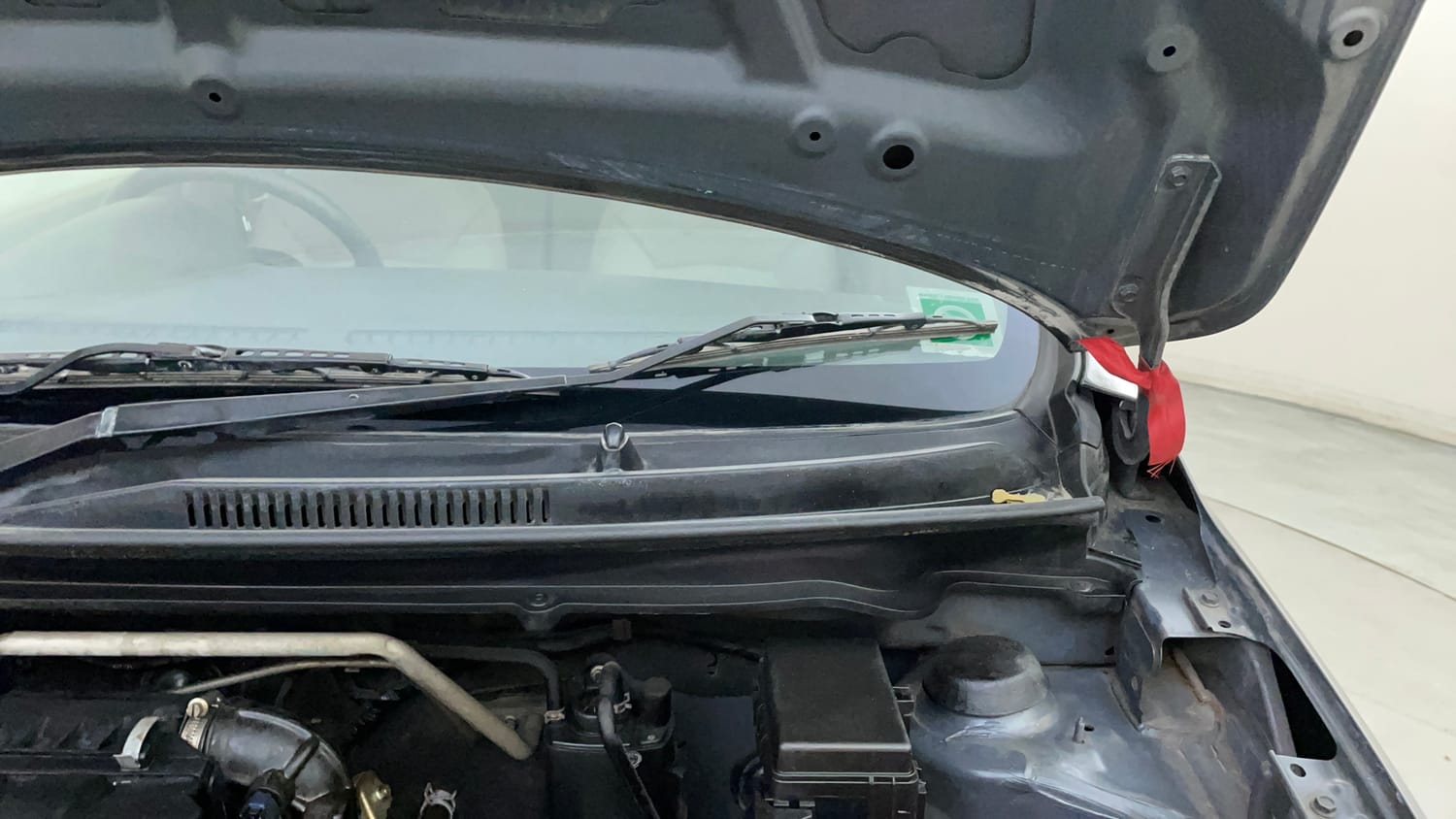 Used 2018 Maruti Suzuki Celerio VXi AMT Petrol Automatic engine ENGINE LEFT SIDE HINGE & APRON VIEW