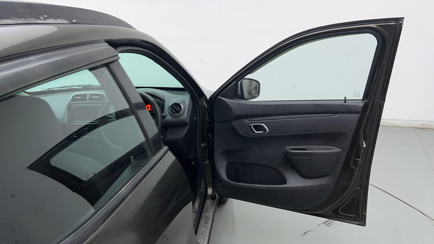 Used 2019 Renault Kwid RXT (O) 1.0 SCE Edition Petrol Manual interior RIGHT FRONT DOOR OPEN VIEW