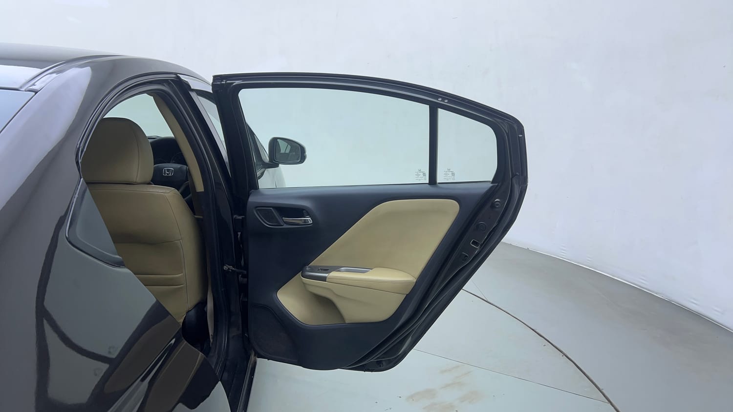 Used 2016 Honda City VX CVT Petrol Automatic interior RIGHT REAR DOOR OPEN VIEW