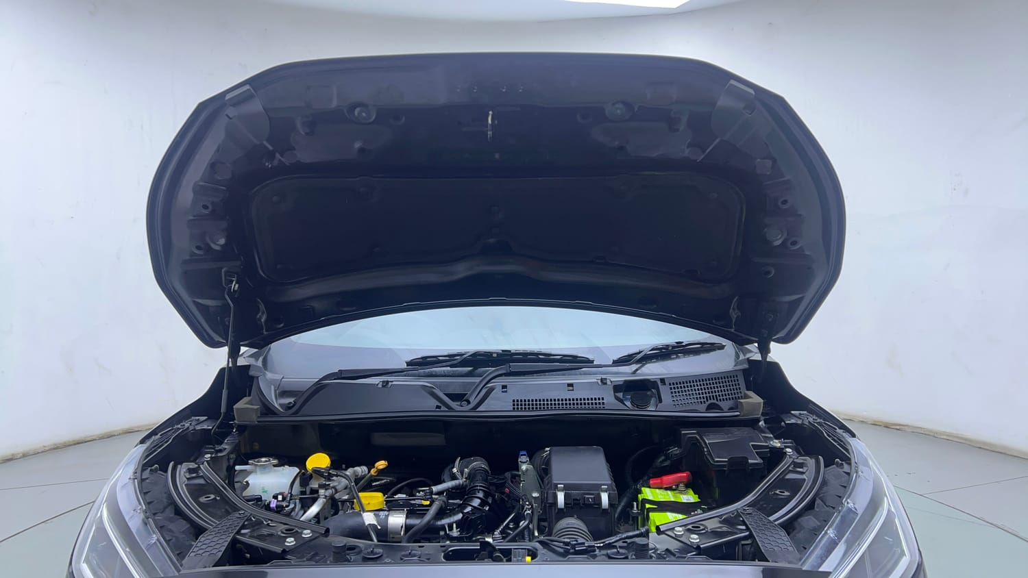 Used 2023 Nissan Magnite XV Premium Turbo Petrol Manual engine ENGINE & BONNET OPEN FRONT VIEW
