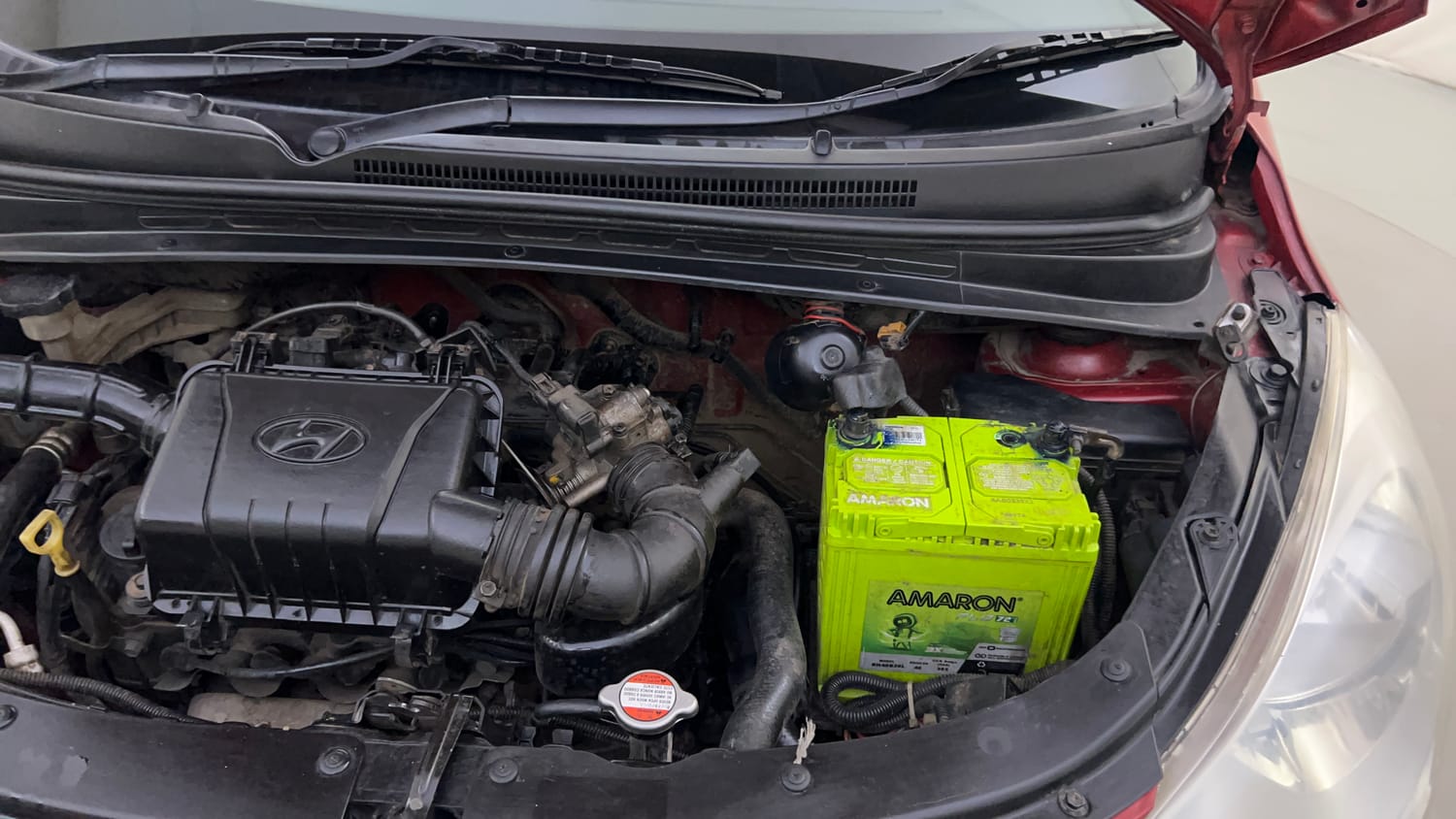 Used 2013 Hyundai i10 Era 1.1 iRDE2 Petrol Manual engine ENGINE LEFT SIDE HINGE & APRON VIEW