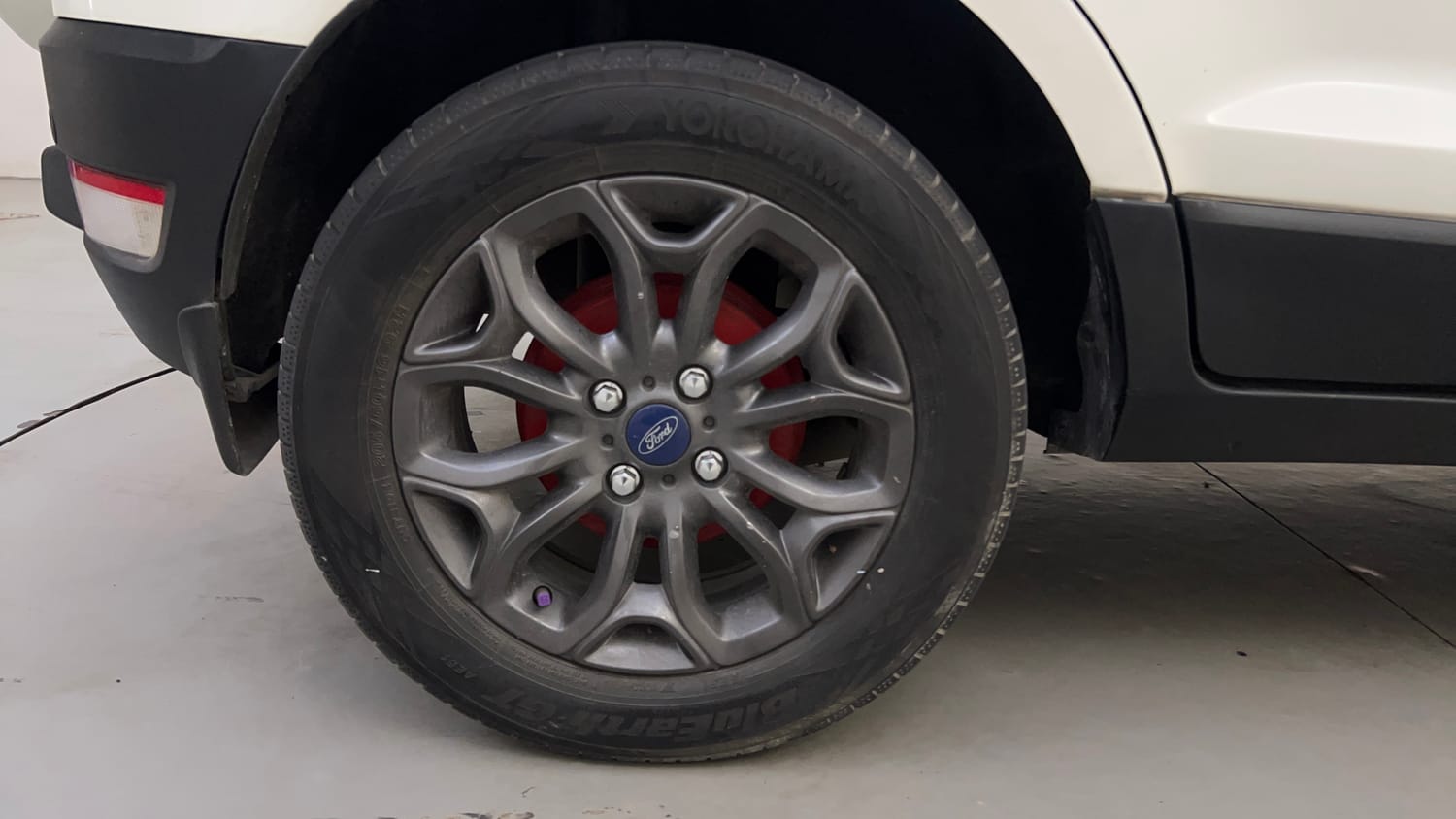 Used 2016 Ford EcoSport Titanium 1.5L Ti-VCT AT Petrol Automatic tyres RIGHT REAR TYRE RIM VIEW