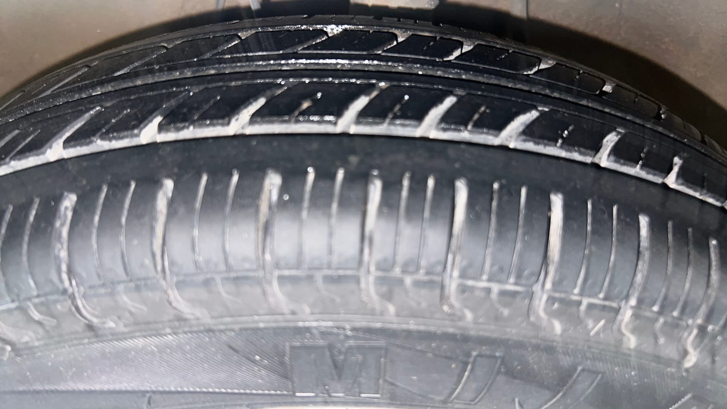 Used 2021 Maruti Suzuki Alto 800 VXi Petrol Manual tyres LEFT FRONT TYRE TREAD VIEW