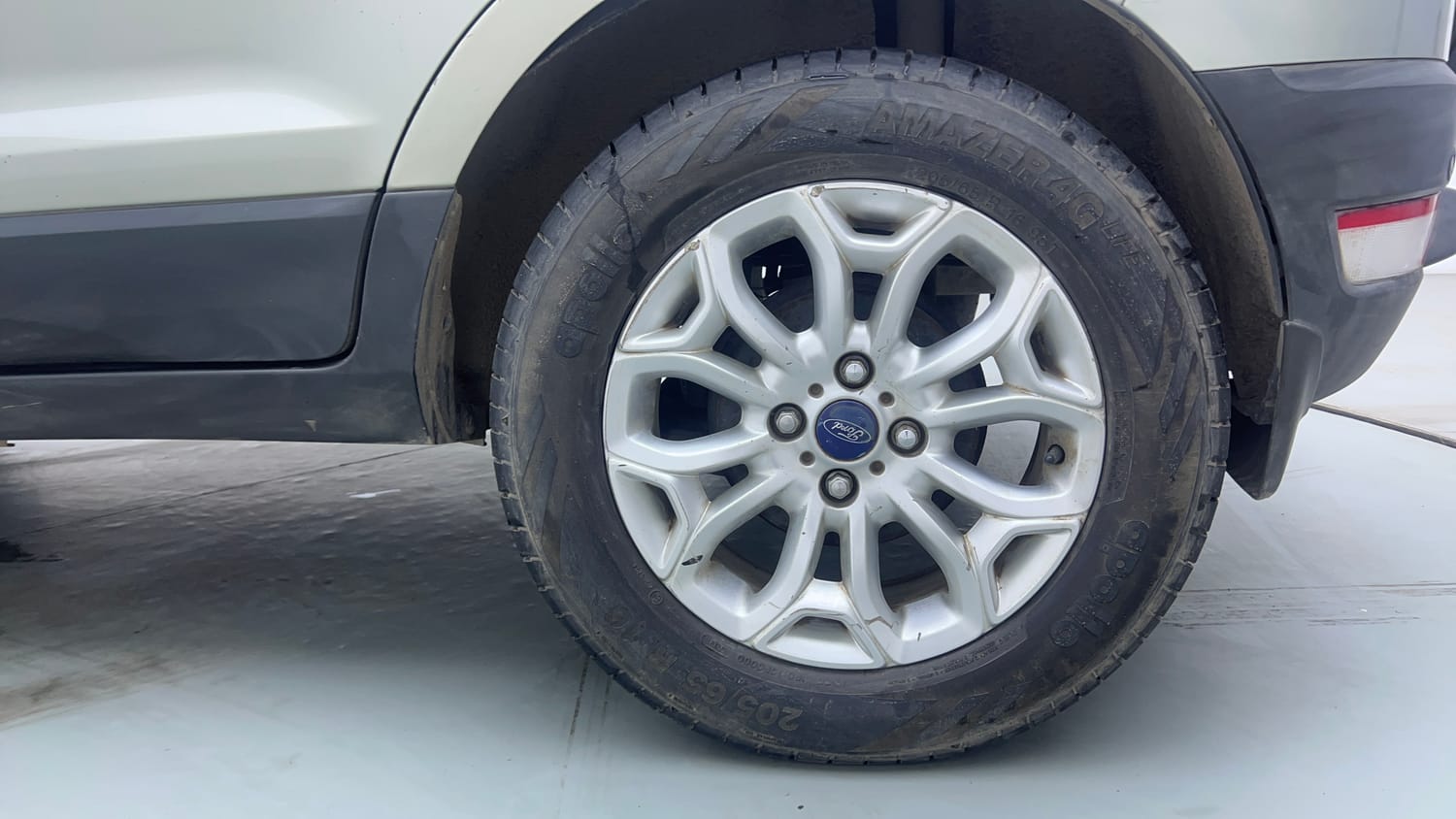 Used 2014 Ford EcoSport Titanium 1.5 TDCi Diesel Manual tyres LEFT REAR TYRE RIM VIEW