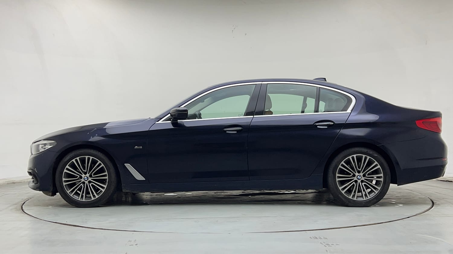 Used 2018 BMW 5 Series 520d Luxury Line Diesel Automatic exterior LEFT SIDE VIEW