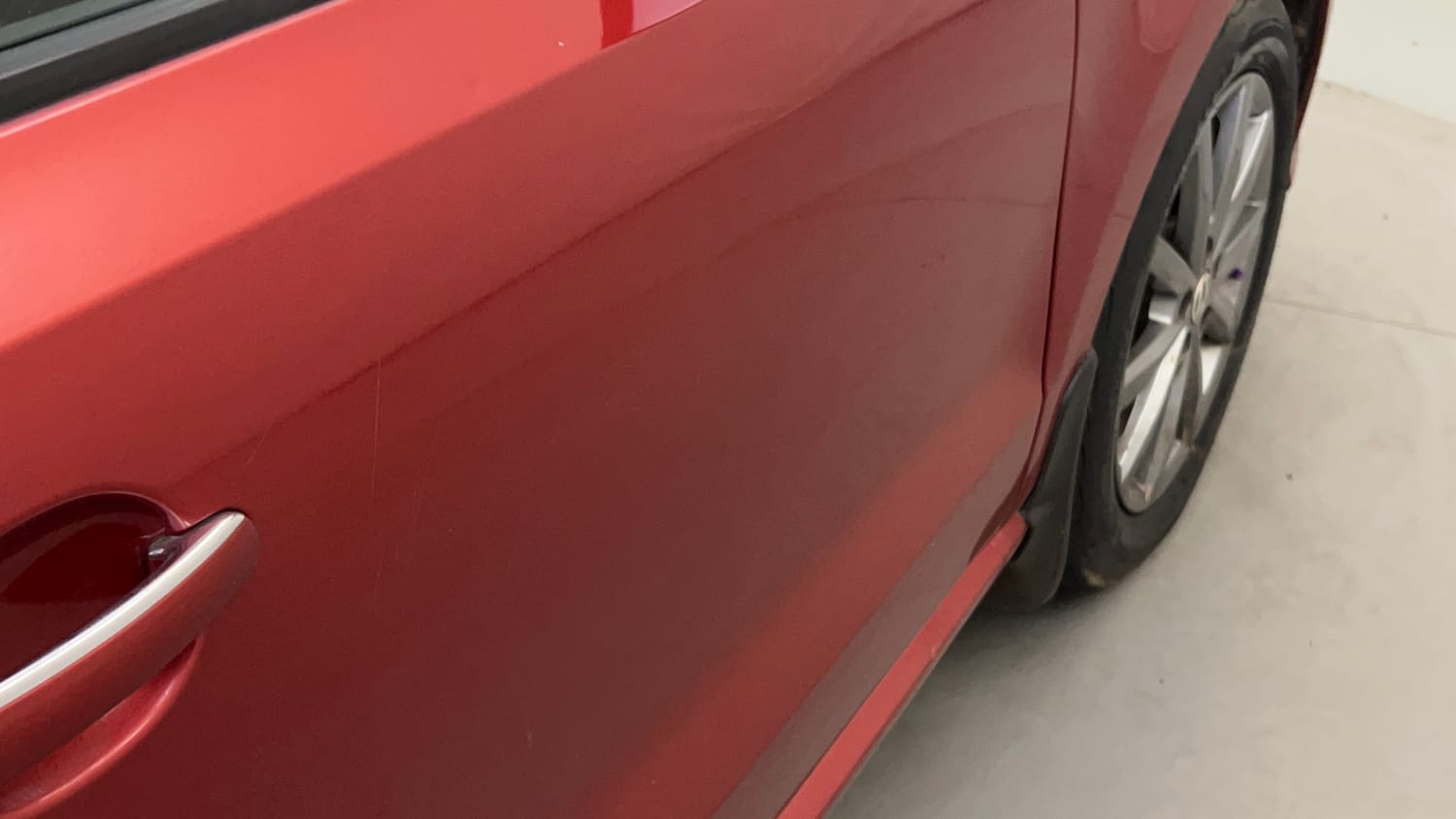 Used 2019 Volkswagen Ameo Highline Plus 1.0L (P) 16 Alloy Petrol Manual dents MINOR SCRATCH
