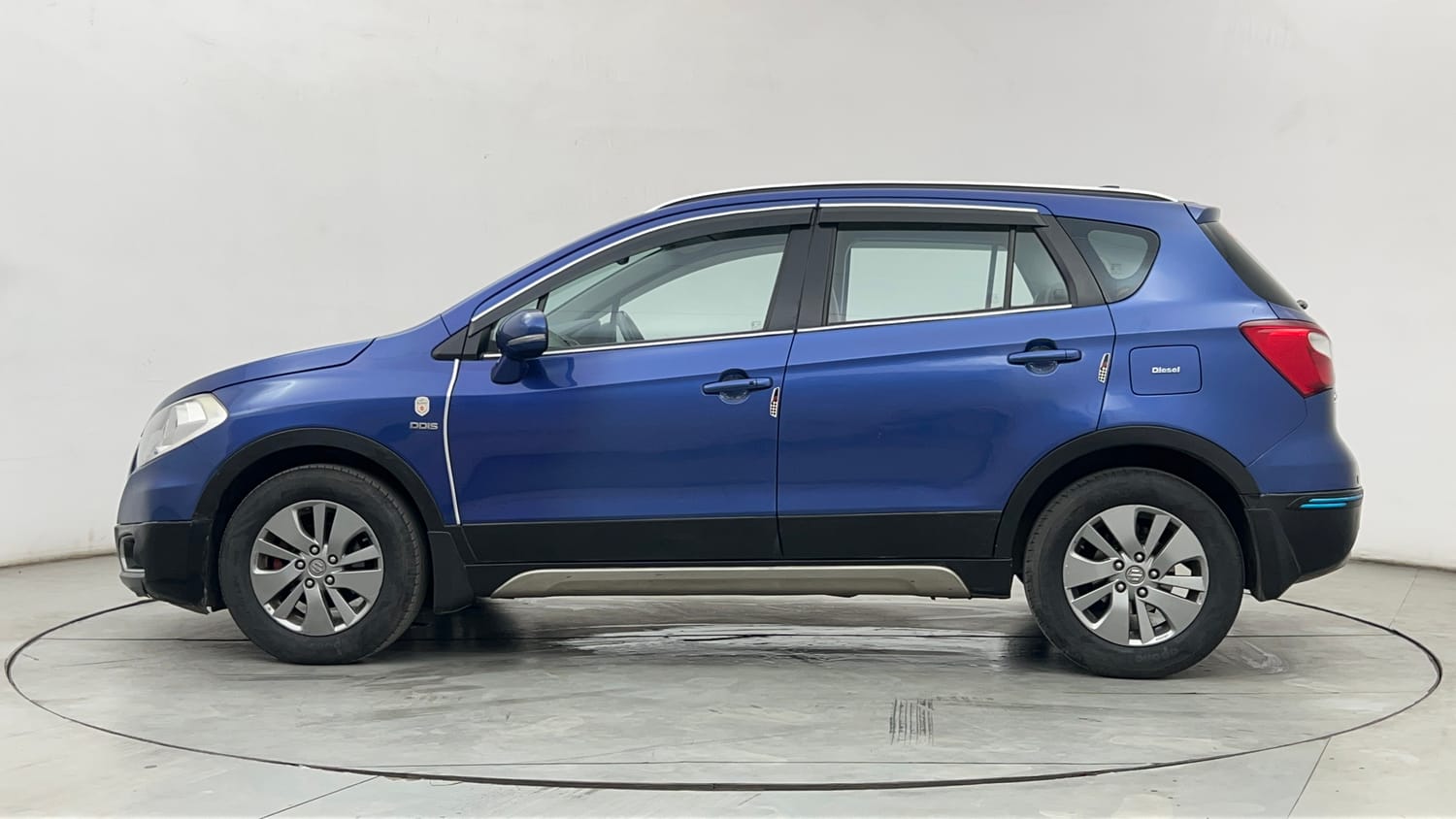 Used 2016 Maruti Suzuki S-Cross Zeta 1.3 Diesel Manual exterior LEFT SIDE VIEW