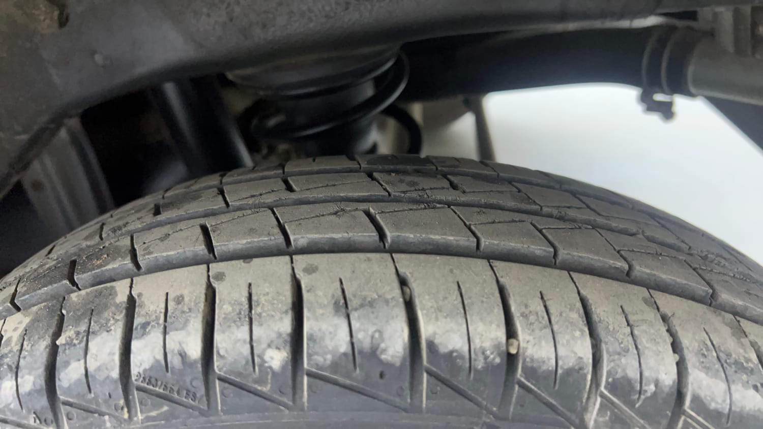 Used 2022 Maruti Suzuki Alto 800 LXi Petrol Manual tyres LEFT REAR TYRE TREAD VIEW