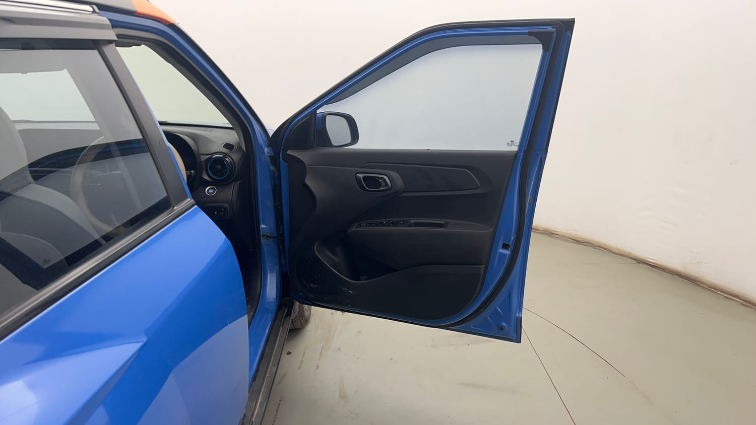 Used 2023 Hyundai Exter SX (O) 1.2 MT Petrol Manual interior RIGHT FRONT DOOR OPEN VIEW