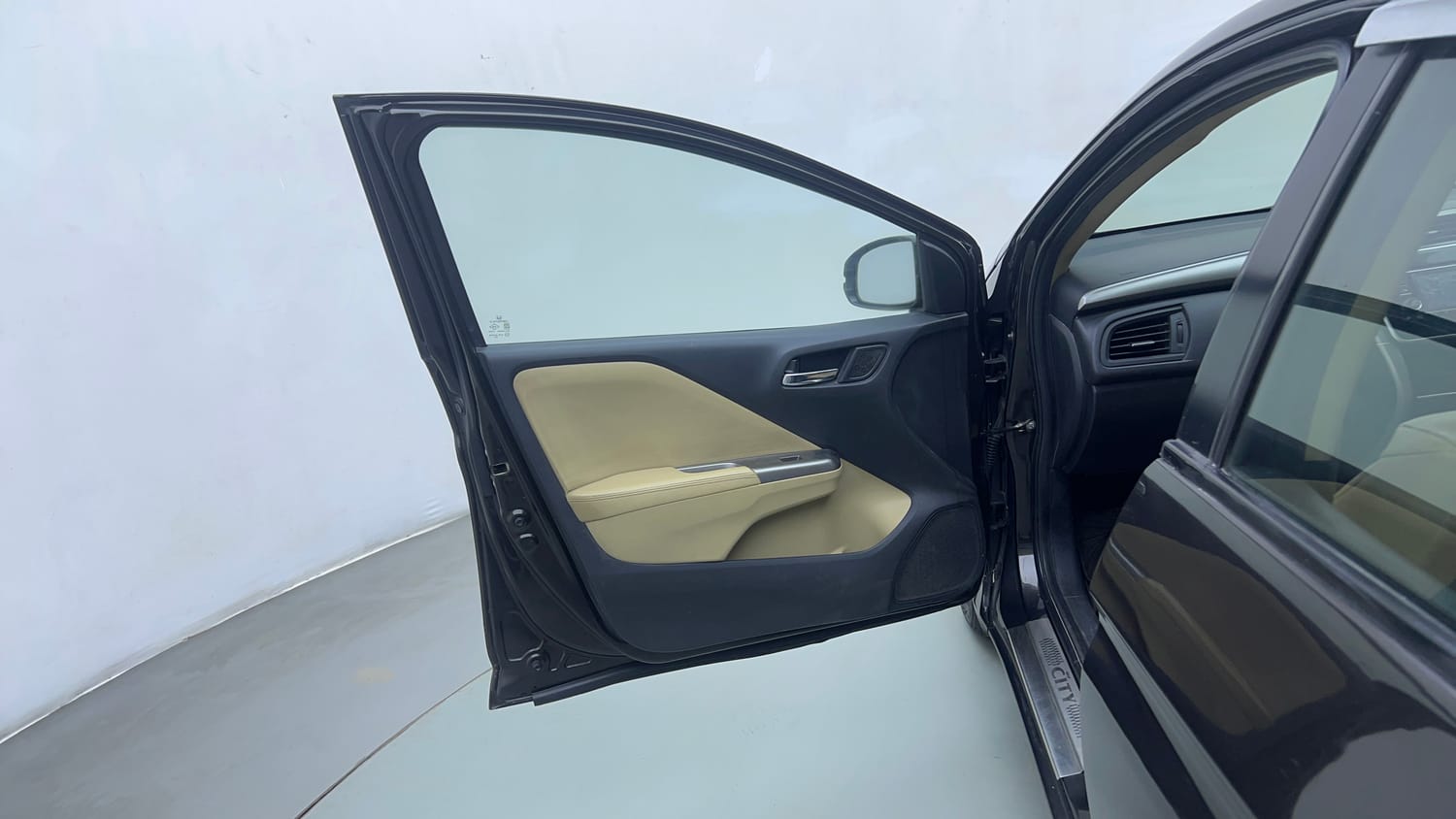 Used 2016 Honda City VX CVT Petrol Automatic interior LEFT FRONT DOOR OPEN VIEW
