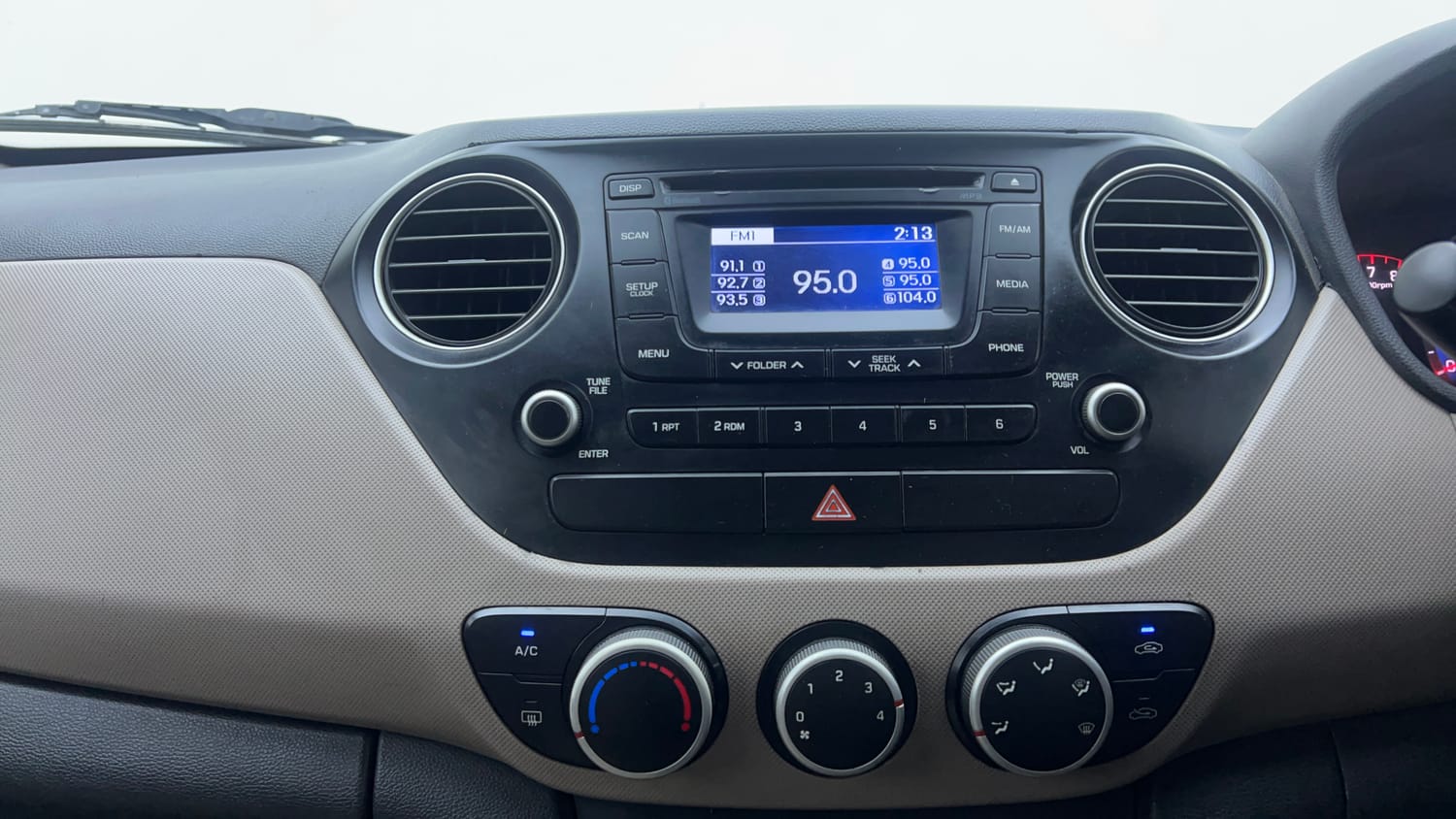 Used 2015 Hyundai Xcent S 1.2 (O) Petrol Manual interior MUSIC SYSTEM & AC CONTROL VIEW