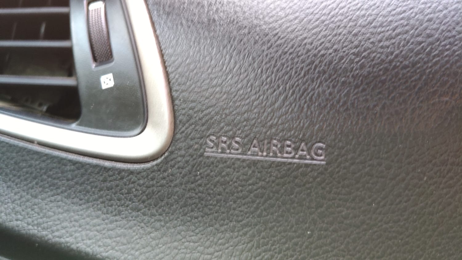 Used 2020 Maruti Suzuki Baleno Alpha Automatic Petrol Automatic top_features Airbags