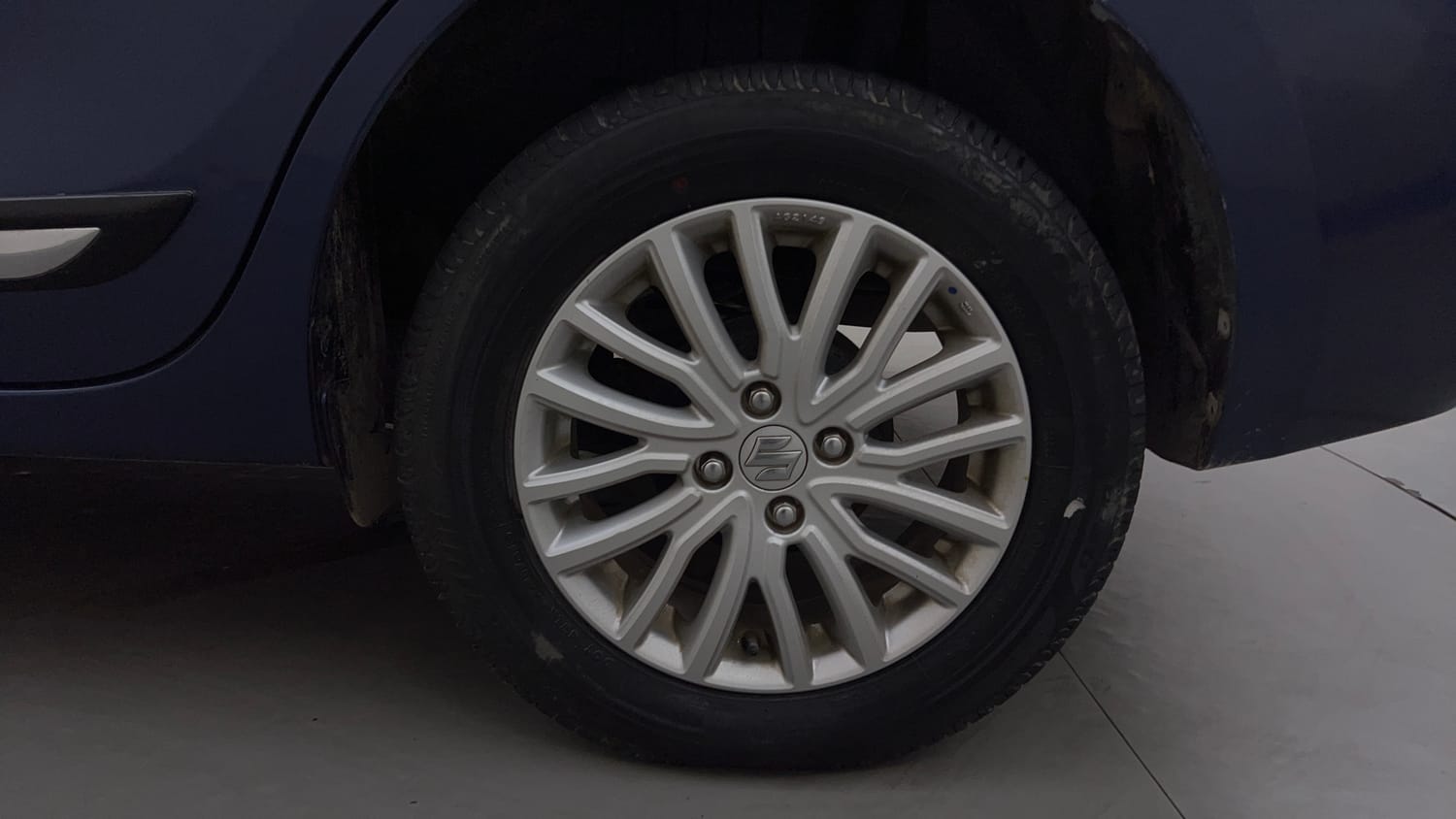 Used 2018 Maruti Suzuki Dzire ZXi Petrol Manual tyres LEFT REAR TYRE RIM VIEW