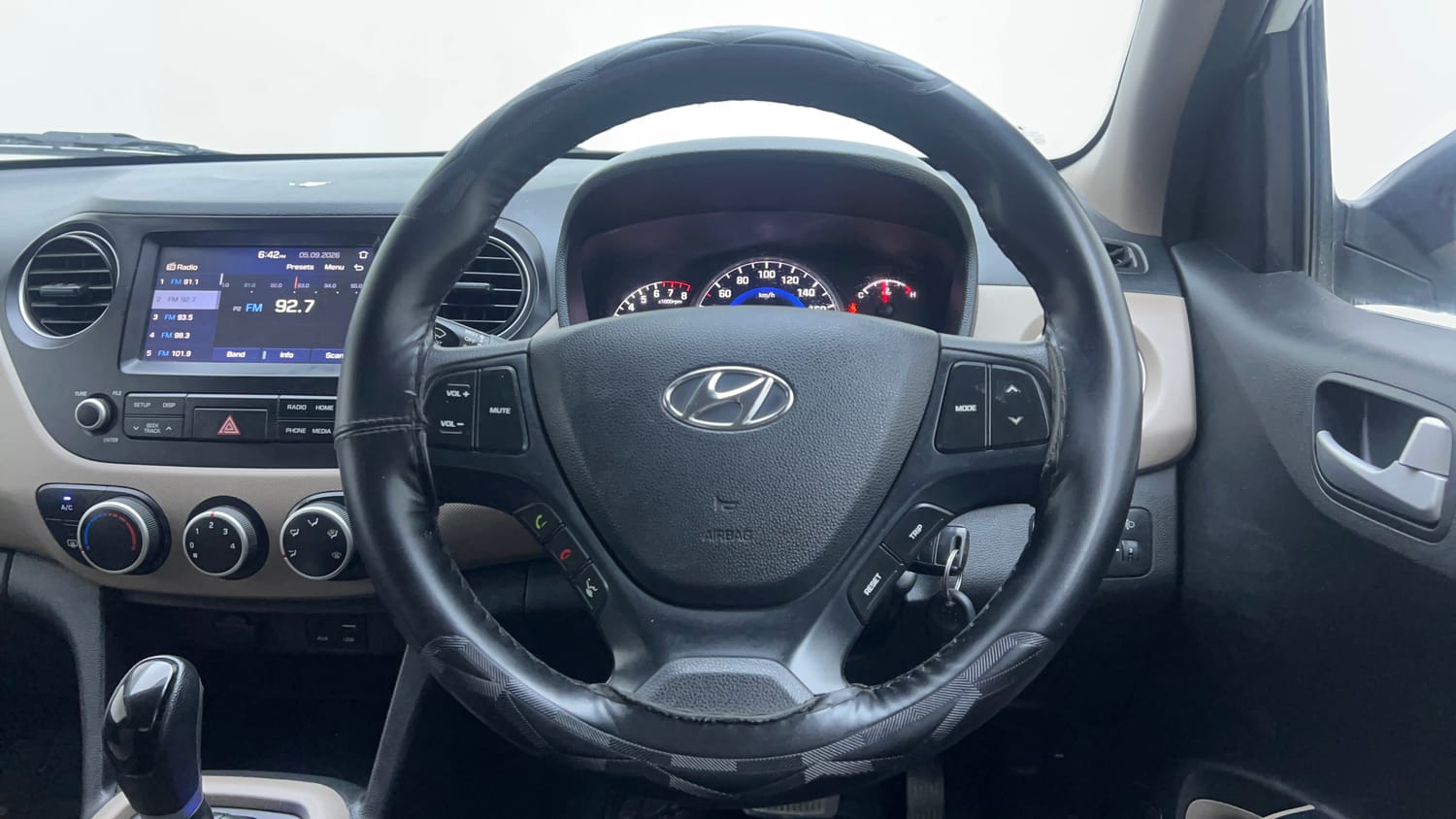 Used 2017 Hyundai Grand i10 Sportz (O) AT 1.2 Kappa VTVT Petrol Automatic interior STEERING VIEW