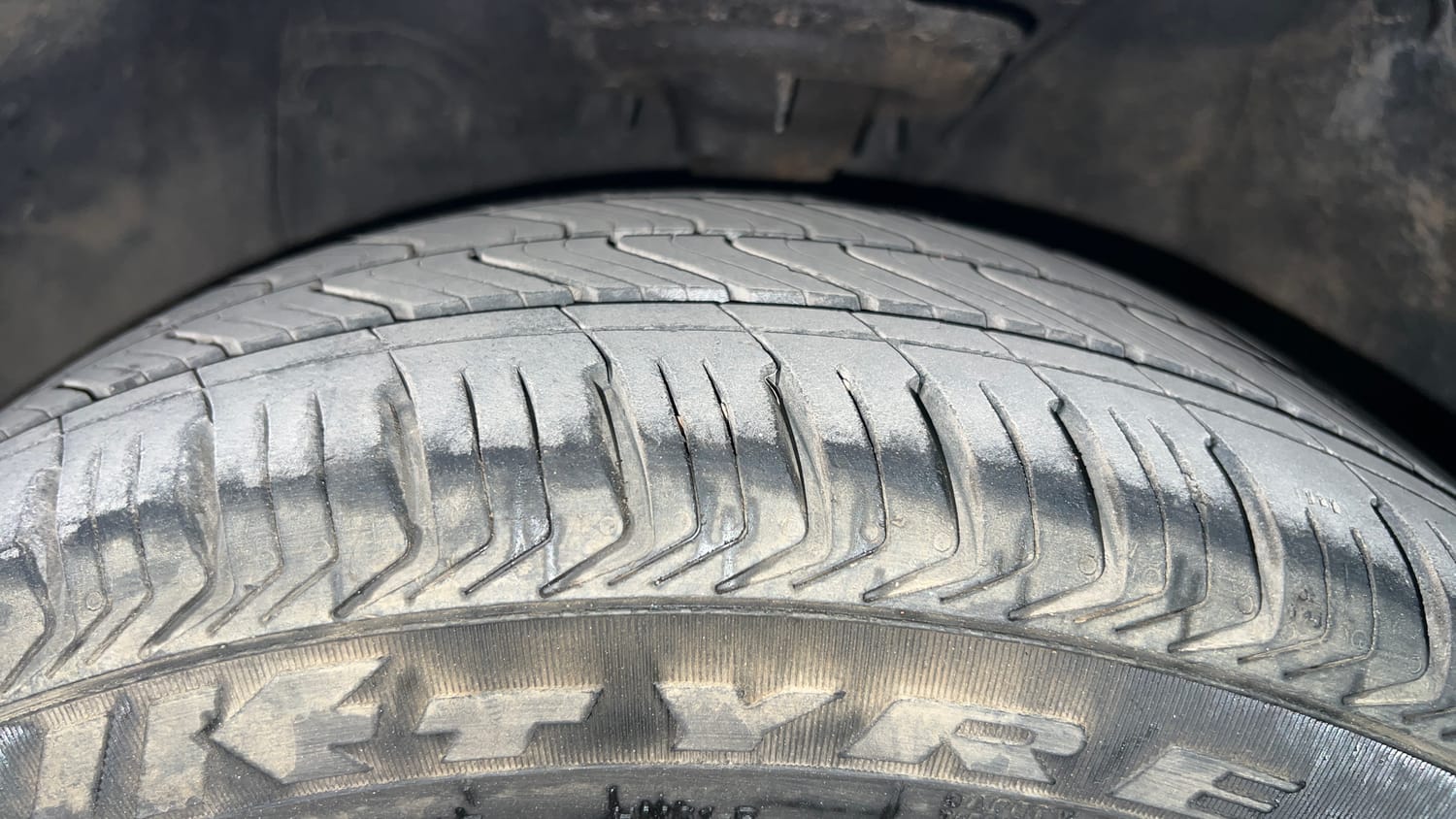 Used 2018 Hyundai Elite i20 Asta 1.2 (O) Petrol Manual tyres LEFT FRONT TYRE TREAD VIEW