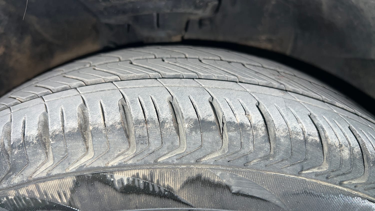 Used 2018 Hyundai Elite i20 Asta 1.2 (O) Petrol Manual tyres RIGHT FRONT TYRE TREAD VIEW