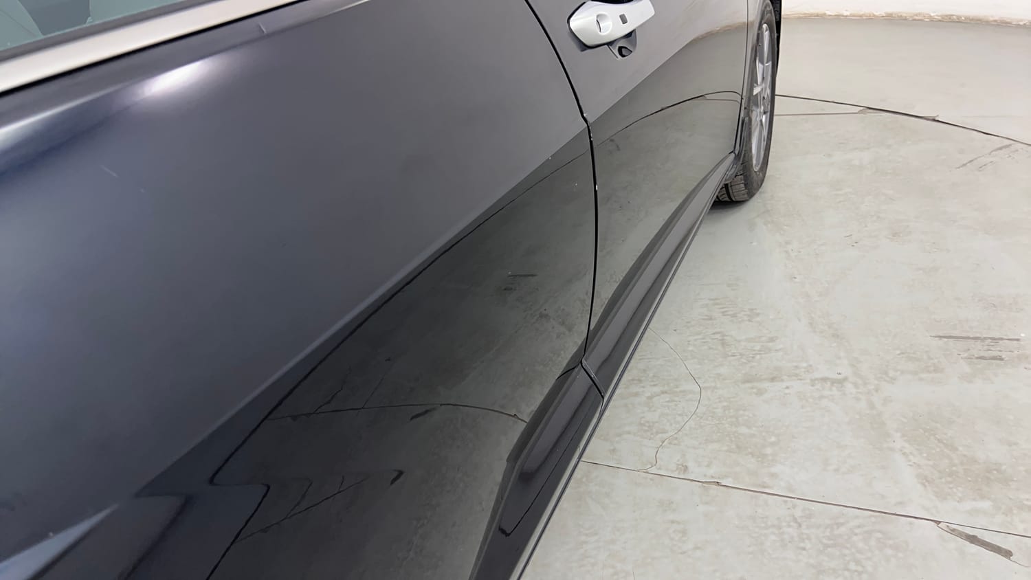 Used 2023 Hyundai Verna SX (O) 1.5 Petrol IVT Petrol Automatic dents MINOR DENT