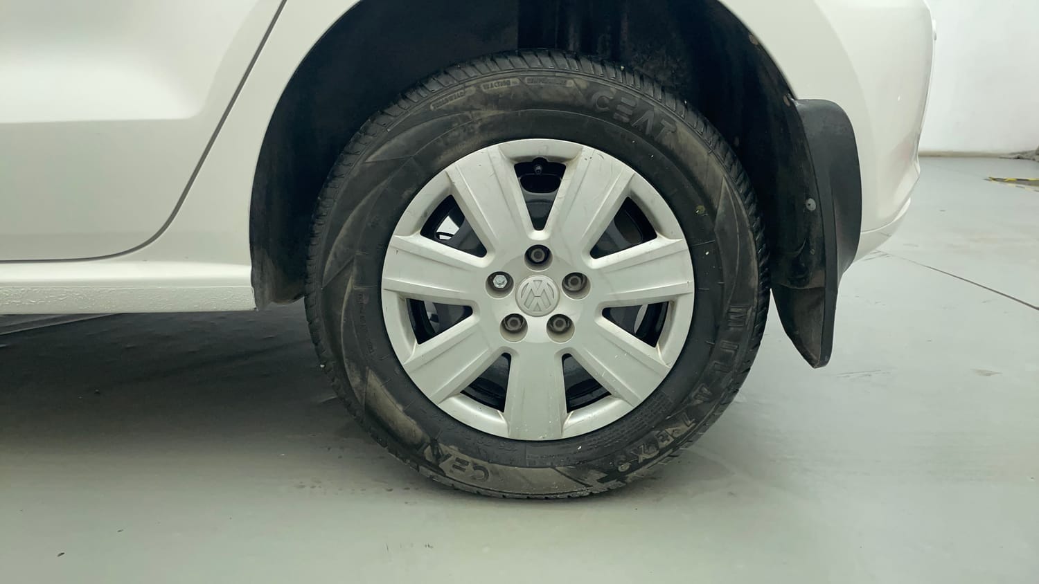 Used 2013 Volkswagen Polo Trendline 1.2L (P) Petrol Manual tyres LEFT REAR TYRE RIM VIEW